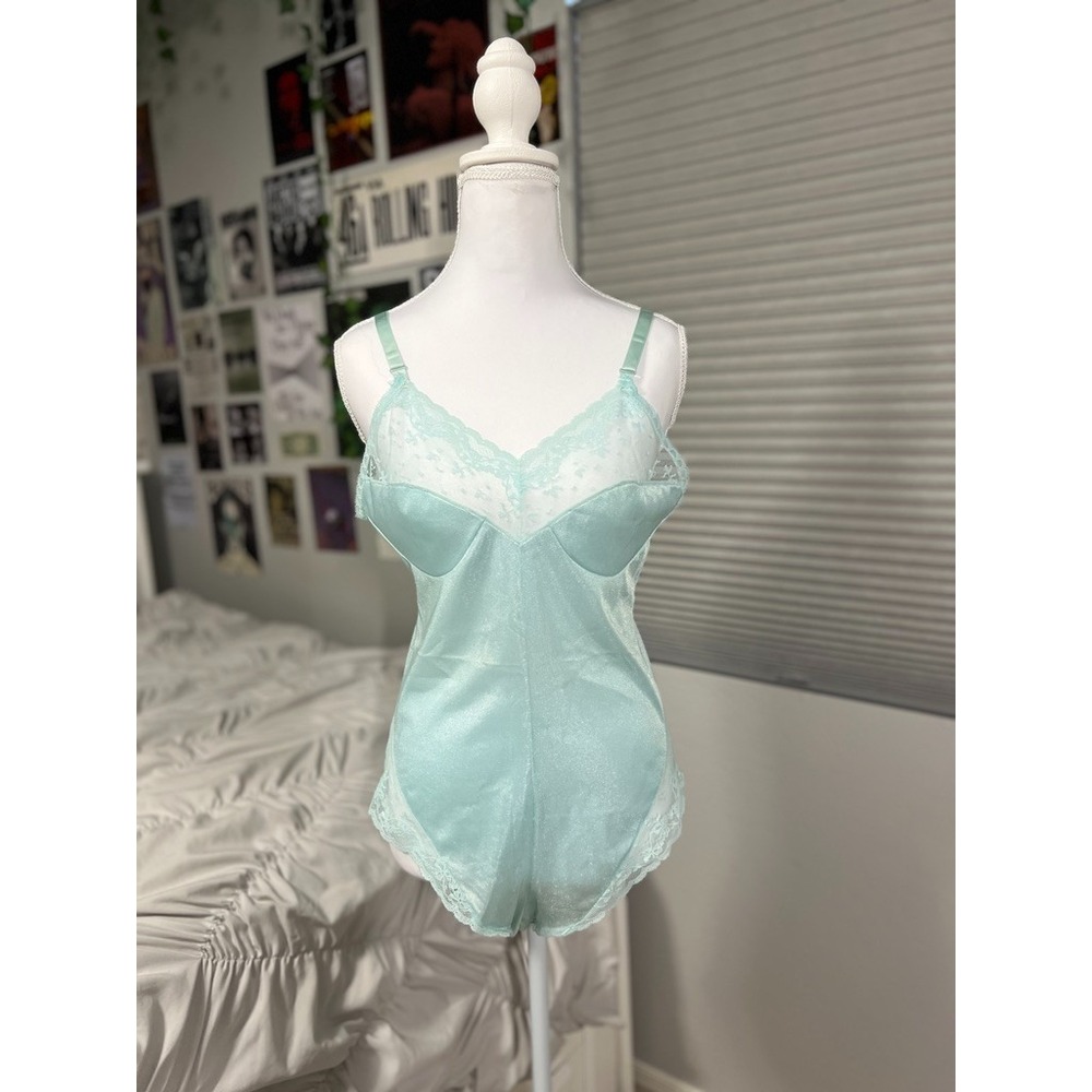 Vintage  Movie Star Nylon Lingerie 32 Light Aqua Blue Lace Slip USA Made‎